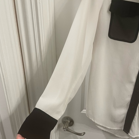 A’gaci Medium Black and White Long Sleeve Sheer Top - Picture 4 of 6